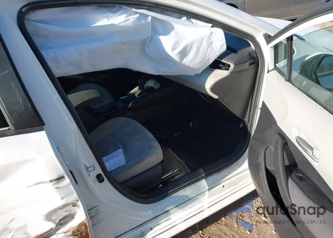 2021 Toyota Corolla Le z USA, uszkodzony, nr VIN 5YFEPMAE6MP213825